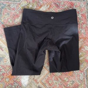 cropped black lululemon leggings
